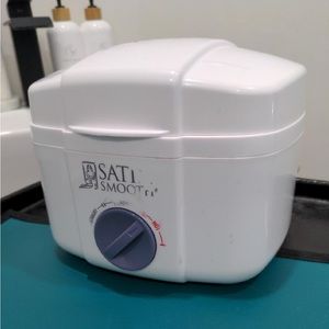 Wax pot